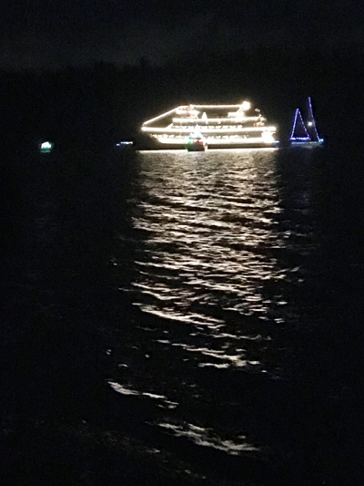 20161204-christmas-ship-sm